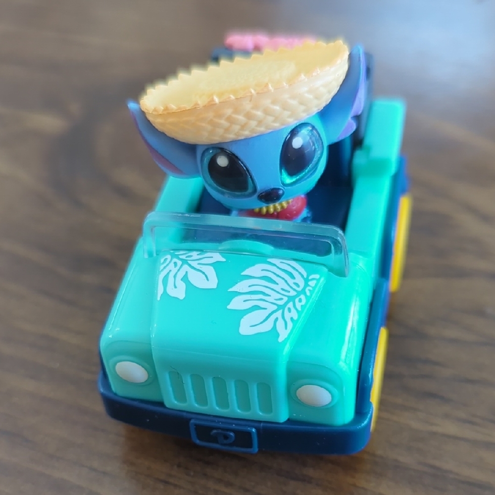 Disney Doorables Stitch Toy Car
